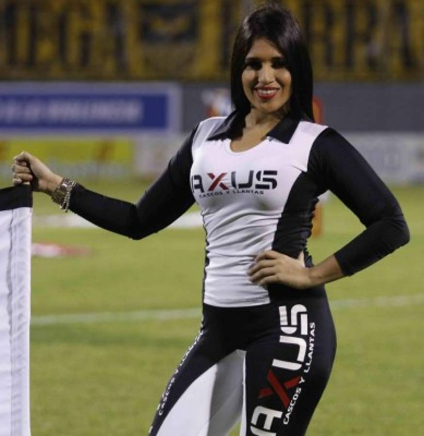 Las infartantes chicas que adornan la semifinal Real España-Marathón