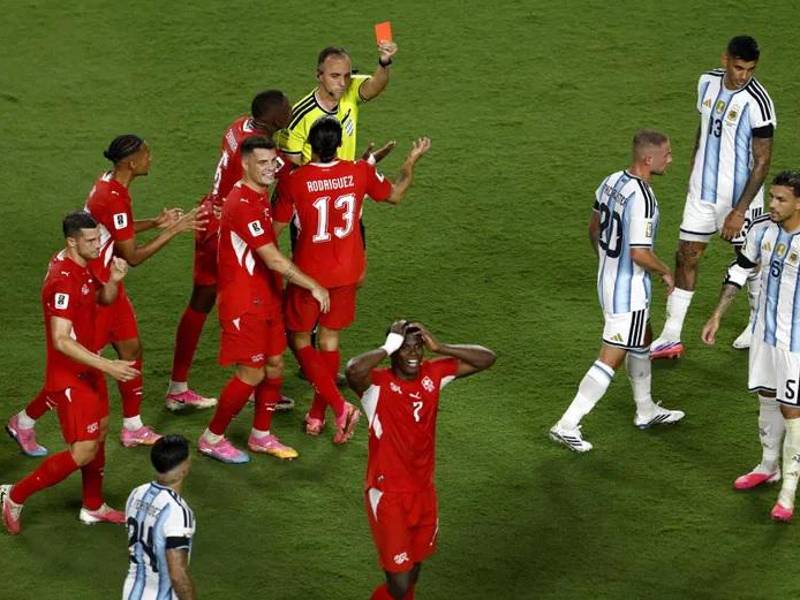 Suiza sufrió la expulsión de Embolo en los cuartos de final ante Argentina.