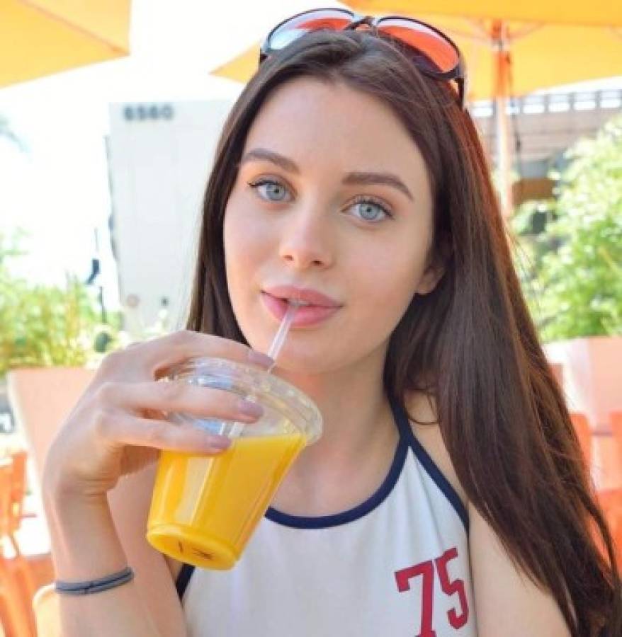 Lana Rhoades expone a una estrella del fútbol: 'Me escribió al Instagram'