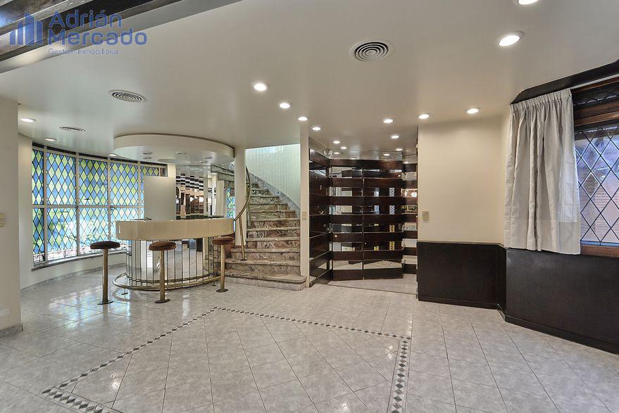 La millonaria subasta de los bienes de Maradona: Así son sus dos mansiones y sus autos de lujo