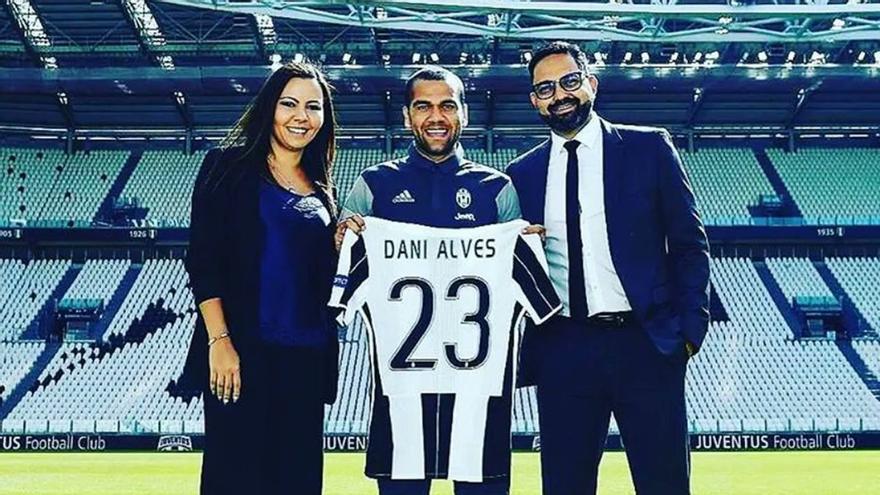 Las revelaciones de la ex esposa de Dani Alves: “¿La mano en el fuego? Pondría el cuerpo entero por él... lo conozco desde hace 22 años”