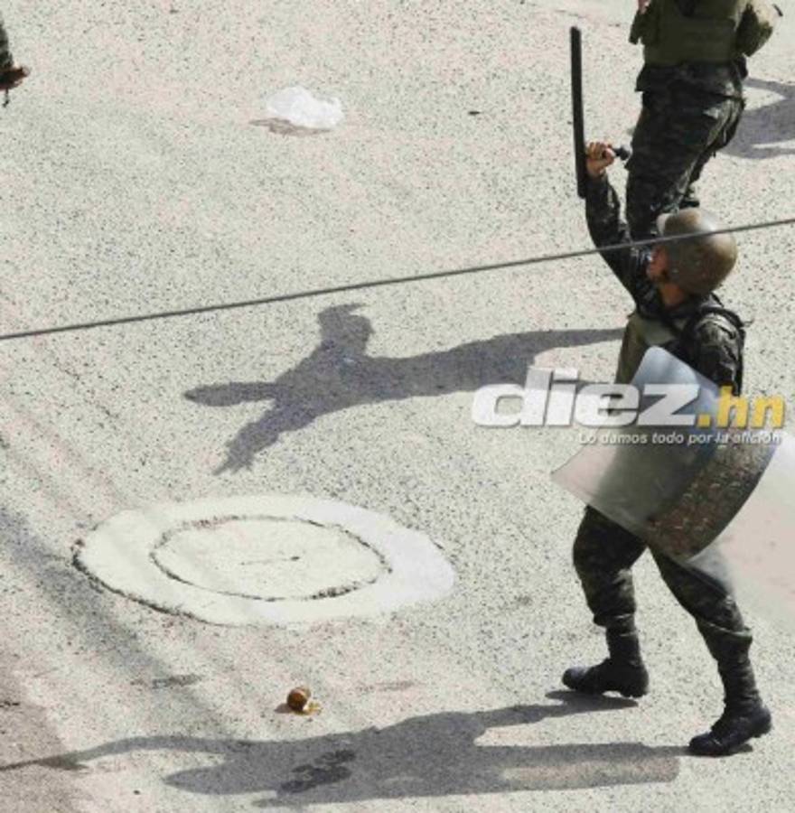 NO SE VIO EN TV: Minutos de terror en el Yankel; Vargas perdió el control al final