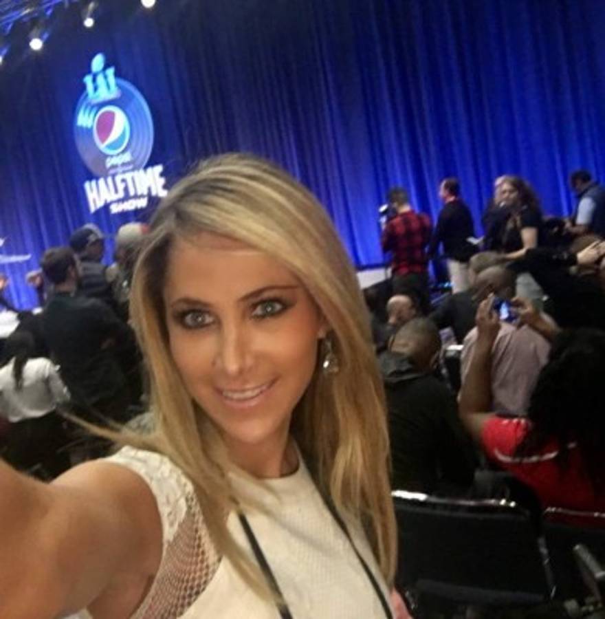 Inés Sainz, la veterana periodista mexicana que causa sensación en el Super Bowl