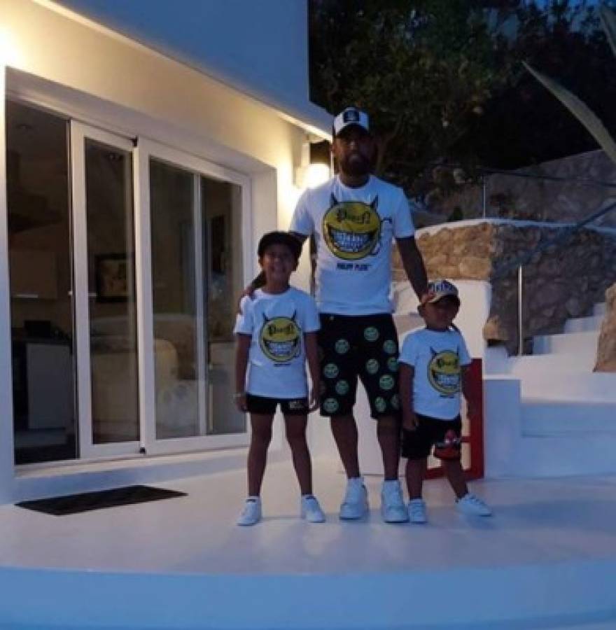 Sol, arena, playa y derroche de belleza de la esposa de Arturo Vidal en sus vacaciones en Ibiza