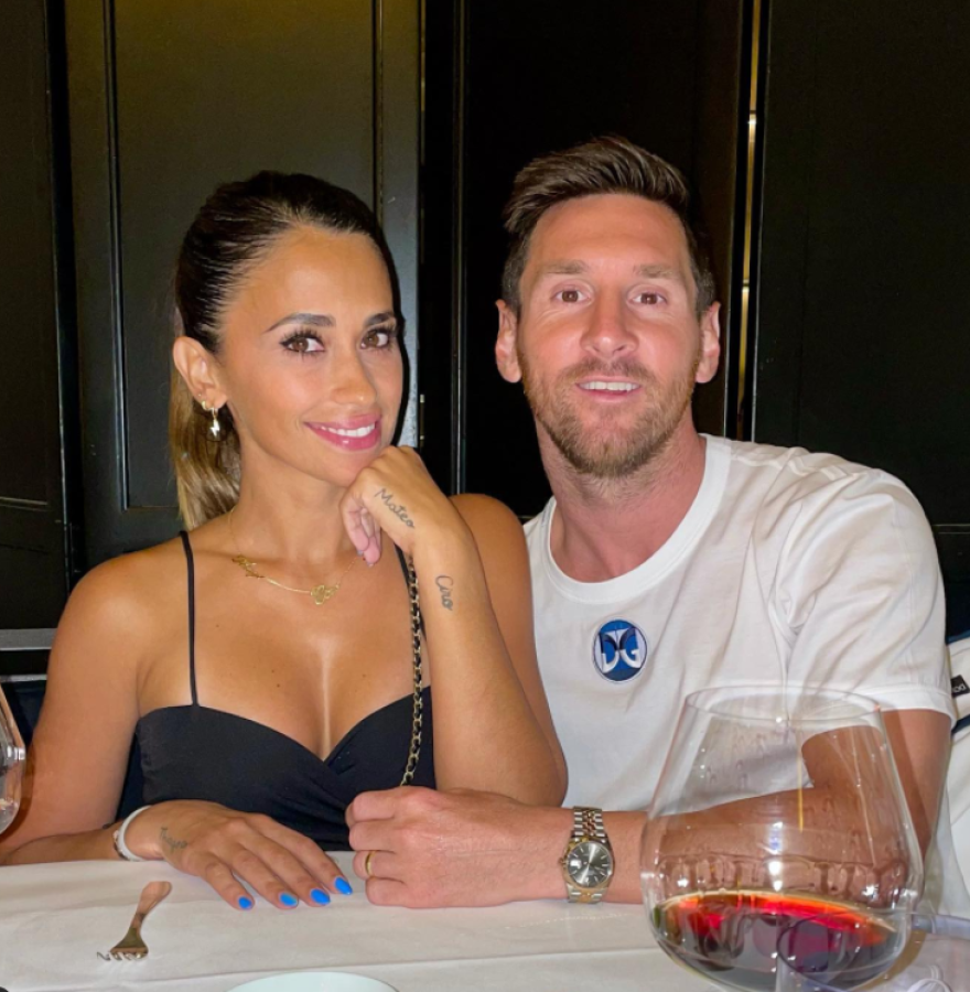 El ‘‘modesto’’ regalo que Messi le dio a su esposa en París: ¿cuánto cuesta el auto eléctrico que maneja Antonela Roccuzzo?