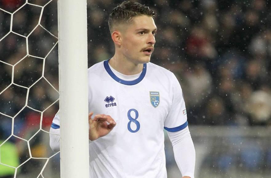 “Te romperé las piernas, arruinaré tu carrera”: expulsa y amenaza a jugadores de selección tras irse de fiesta