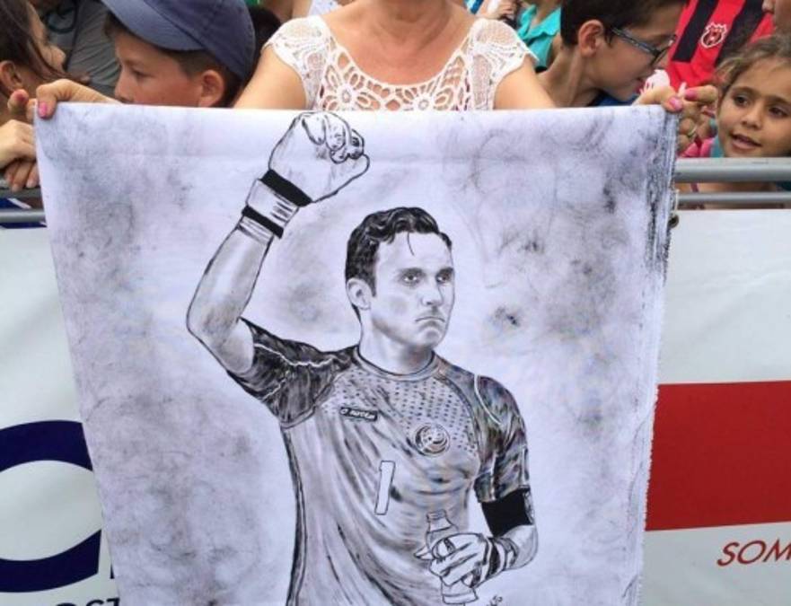 Miles de aficionados recibieron a Keylor Navas en su ciudad natal