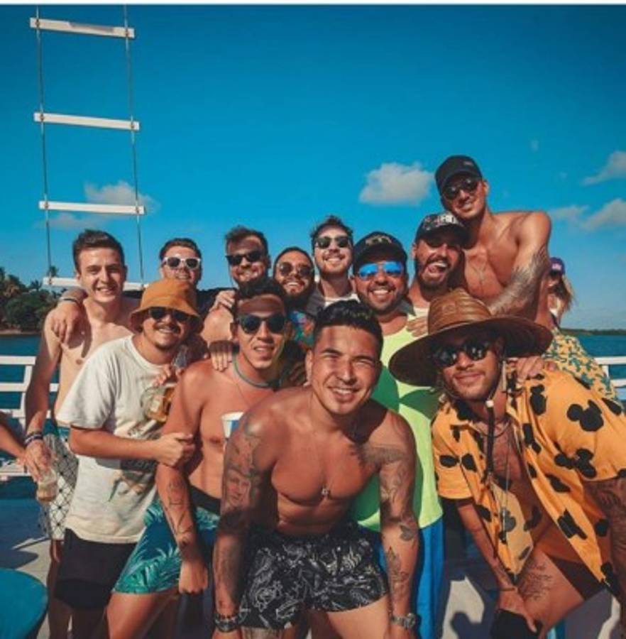 Hasta 11 mil euros al mes por ser amigos de Neymar: La vida de lujo que llevan los 'toiss'