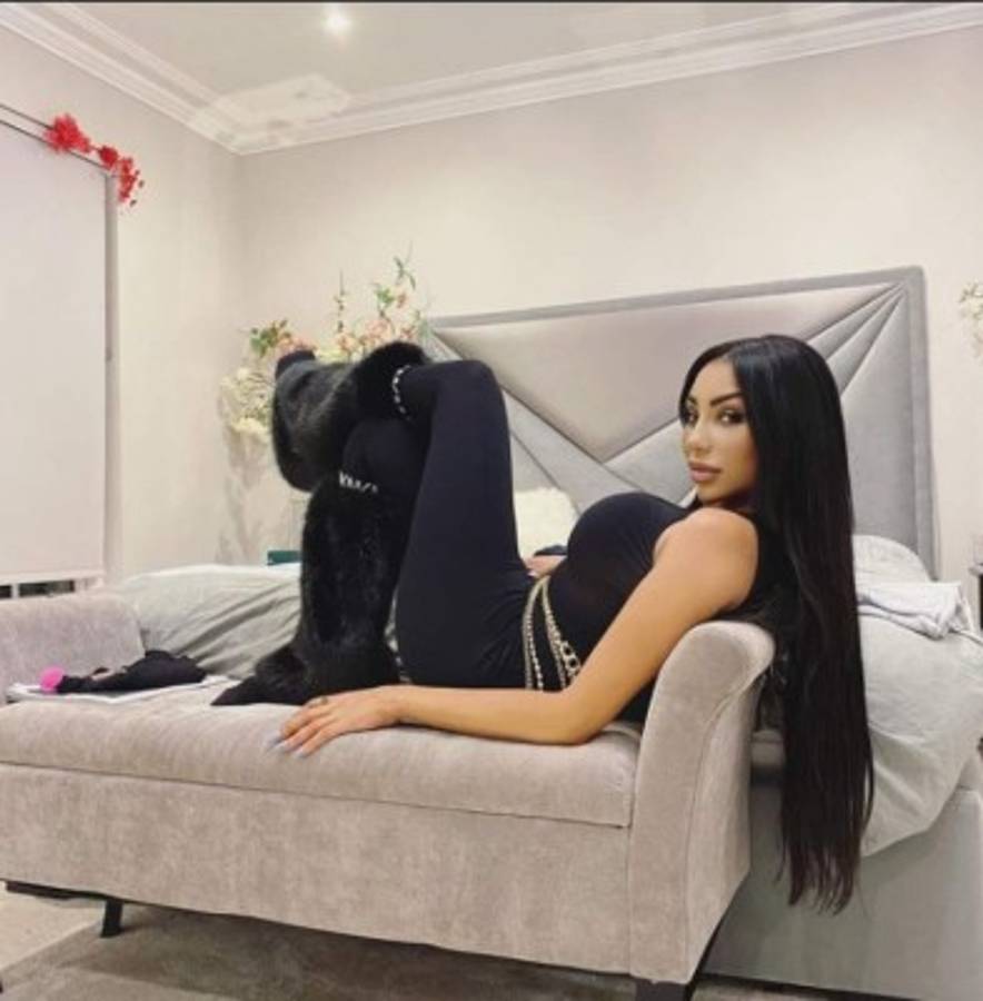 Multada por ser demasiada sexy y por una fiesta ilegal: Así es la polémica mujer de Riyad Mahrez