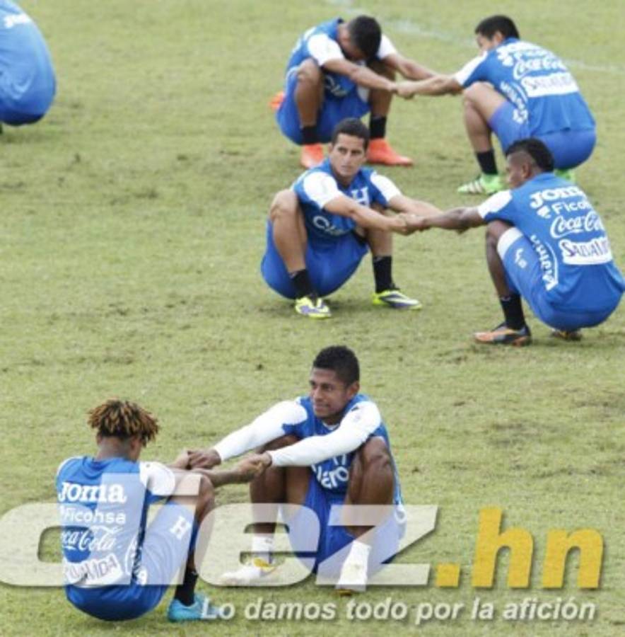 Pinto pide concentración, entrega y disciplina tras primer entreno con toda su artillería