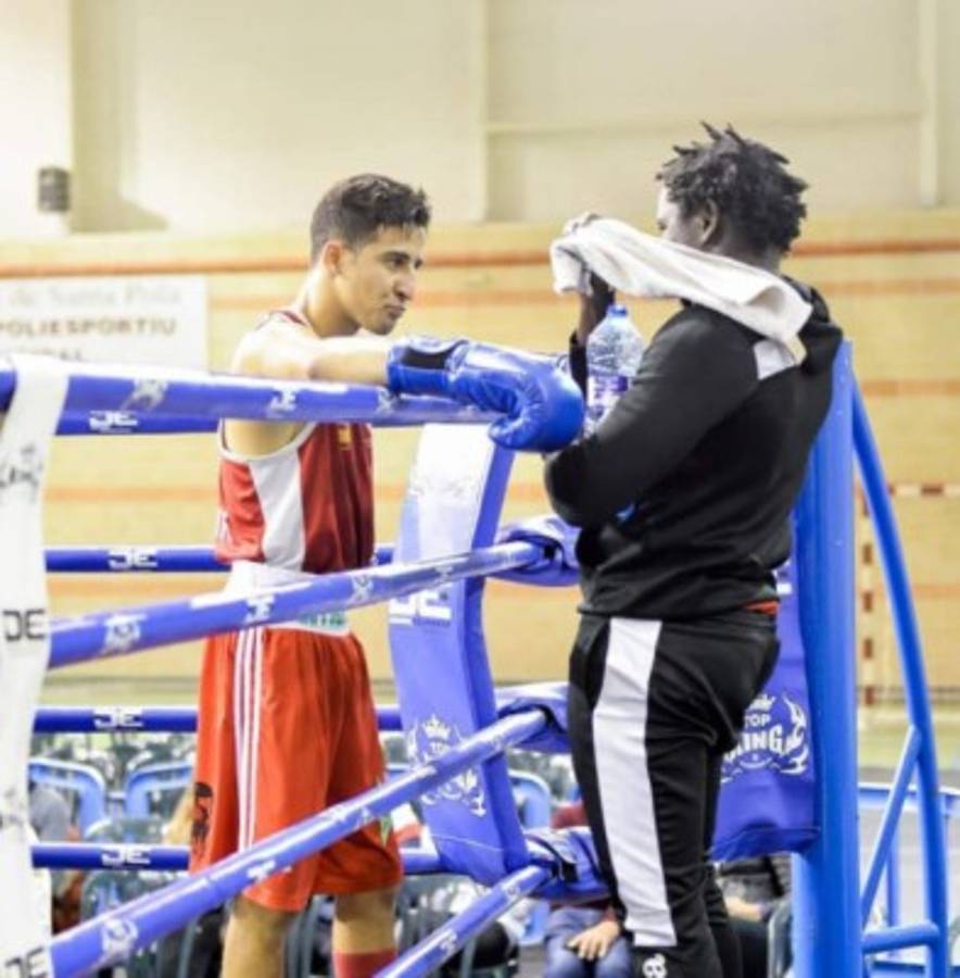 Fue el socio de Messi en las inferiores, marcó 97 goles en un año, pero un terrible episodio truncó su sueño