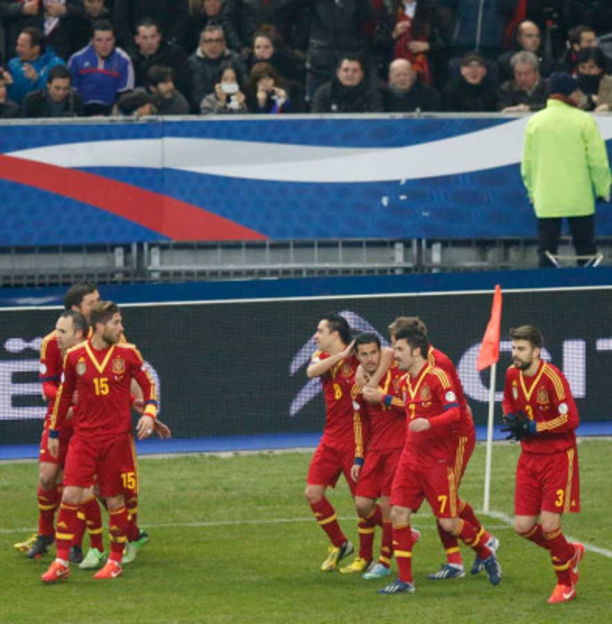 España se baja a Francia y es líder.