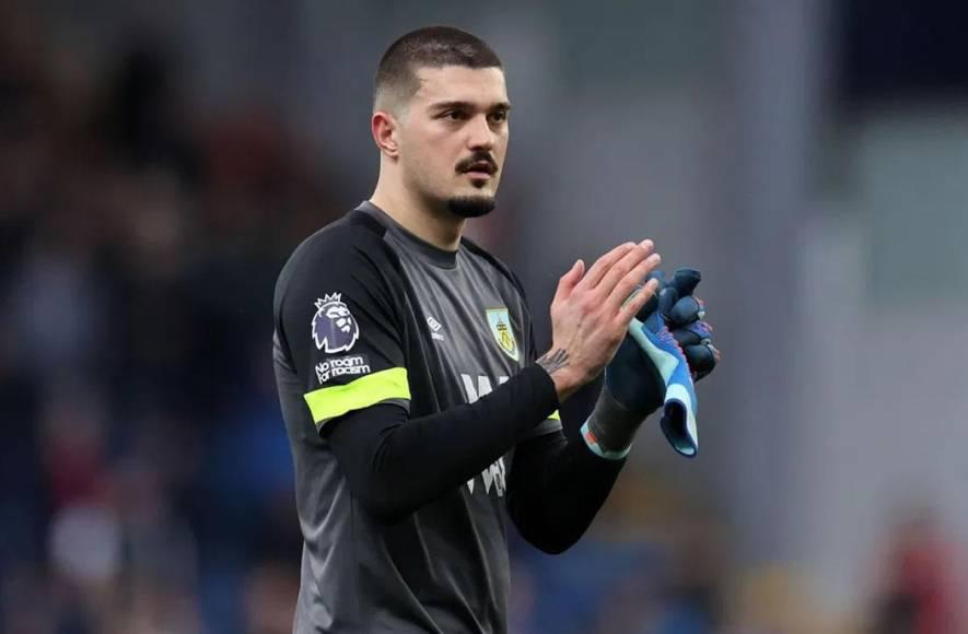 “Te romperé las piernas, arruinaré tu carrera”: expulsa y amenaza a jugadores de selección tras irse de fiesta