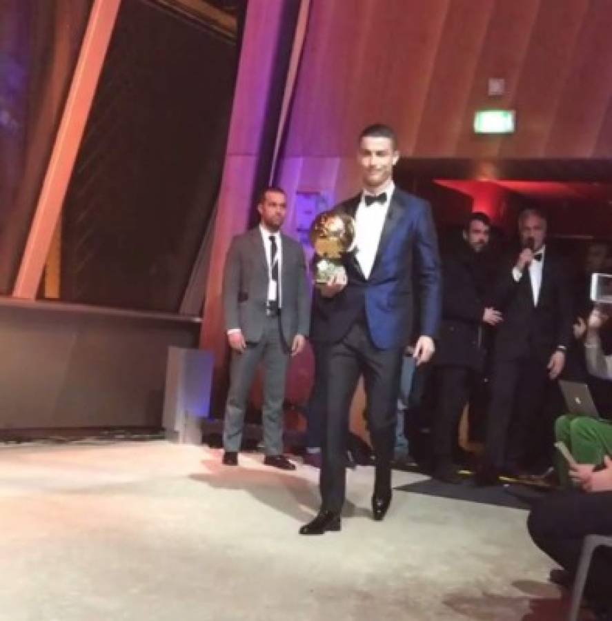 CURIOSO: Las íntimas fotos de Cristiano Ronaldo en la gala del Balón de Oro