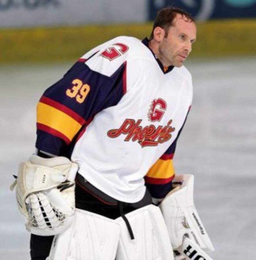 Así fue su debut: Petr Cech, de portero de fútbol a arquero de hockey sobre hielo