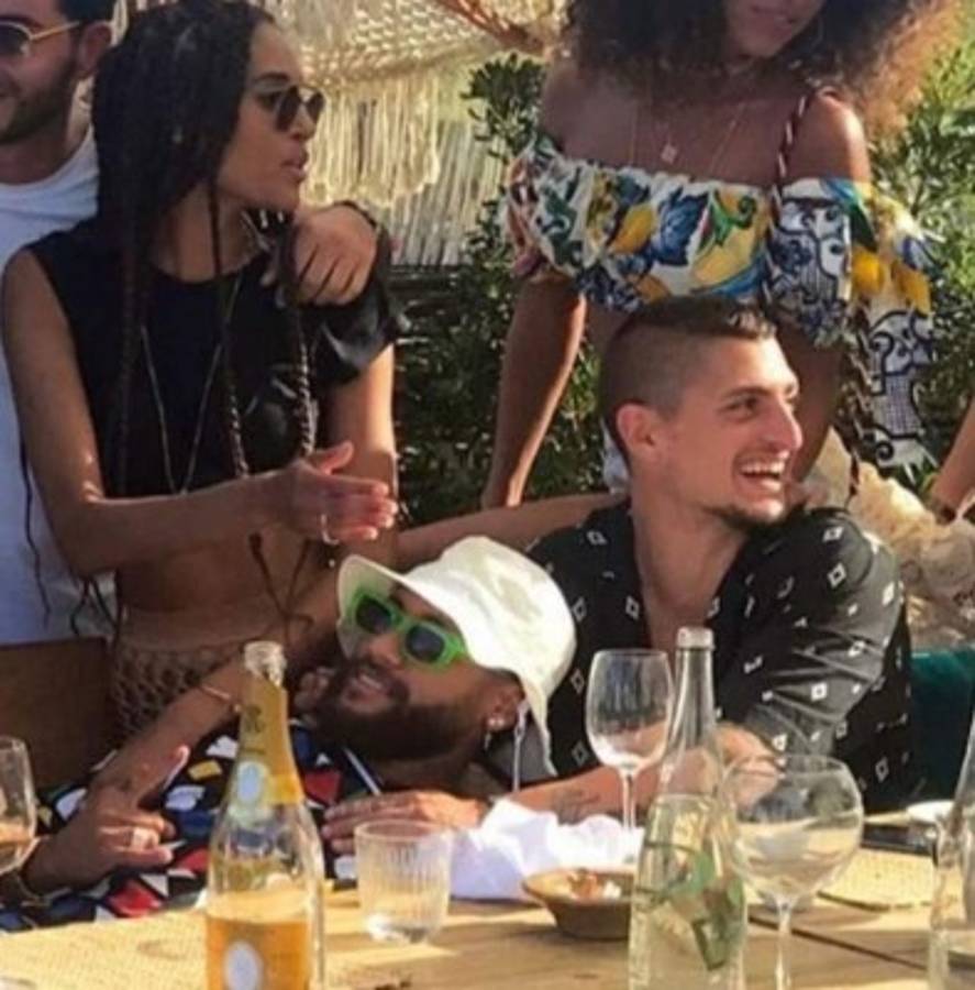 La polémica fiesta de Neymar con modelos en las playas de Francia y en plena pandemia