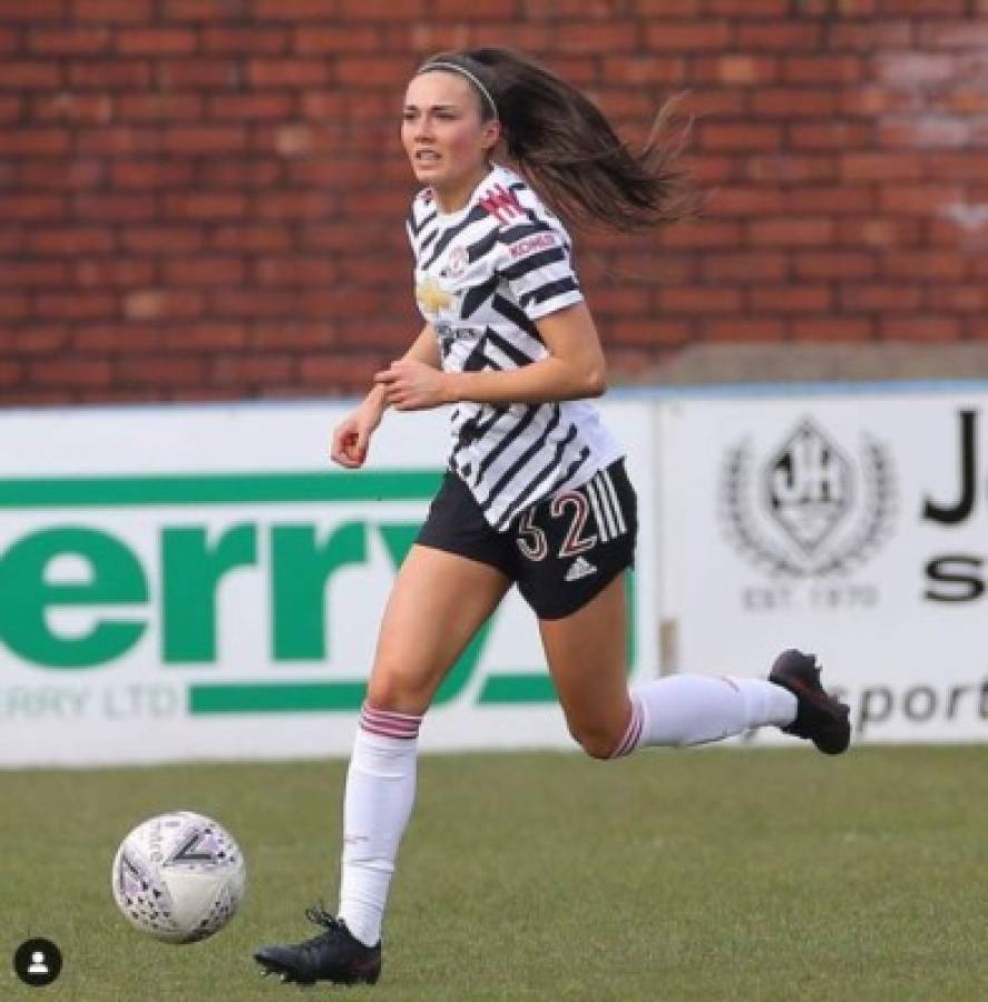 Así es Tara Bourne, la preciosa defensora del Manchester United que enamora en Inglaterra