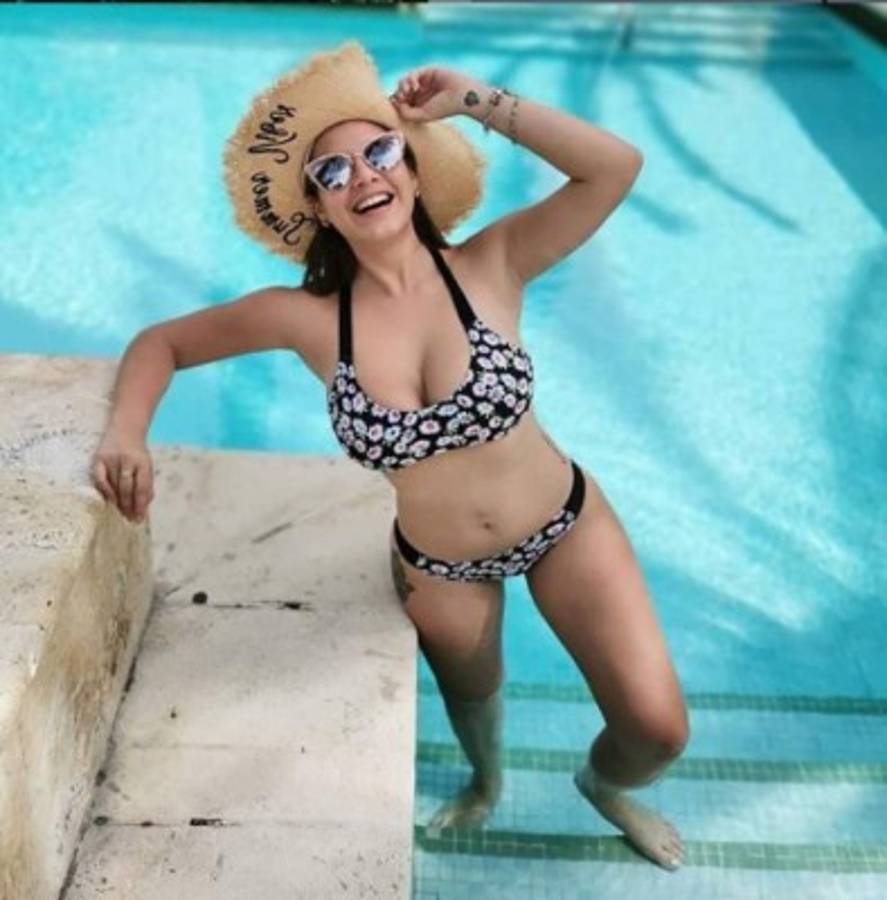Linda Cruz, la sexy periodista deportiva centroamericana que pasa sus vacaciones en La Ceiba