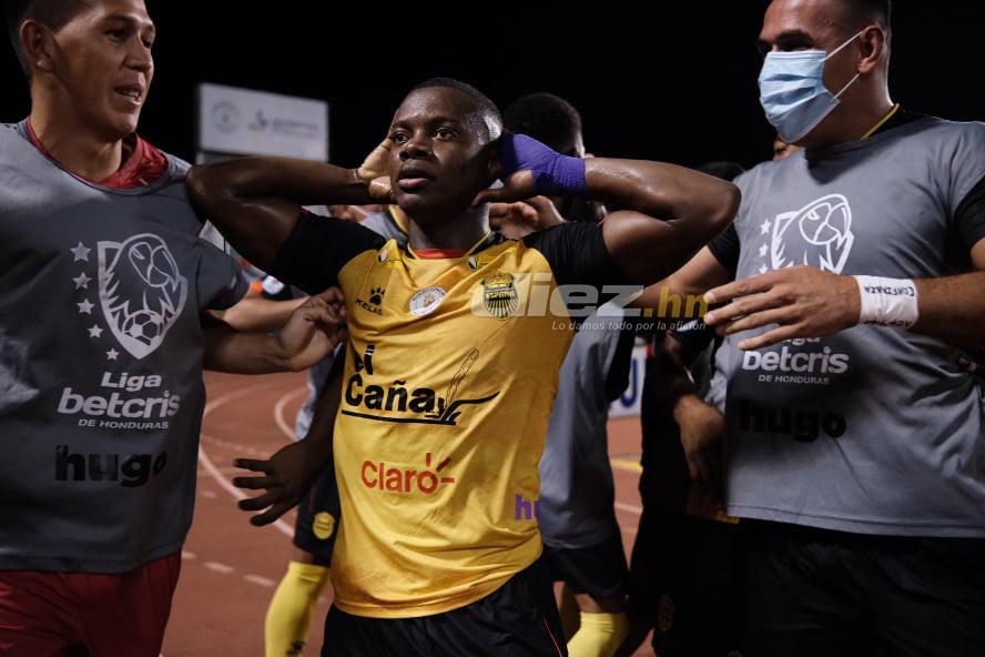 El pleito en las gradas del Olímpico, el eufórico festejo de Héctor Vargas ante su ex y la frustración de Keosseián