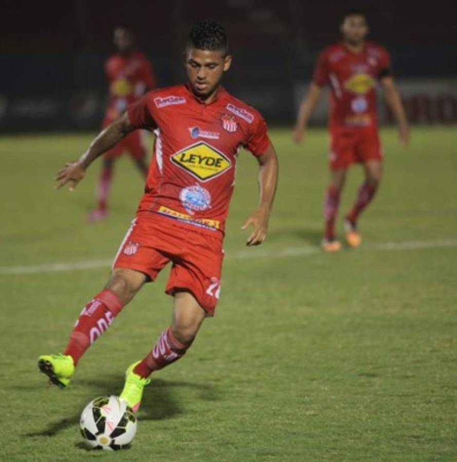 MERCADO: Rony Martínez da noticia desde China y Bryan Acosta en problemas