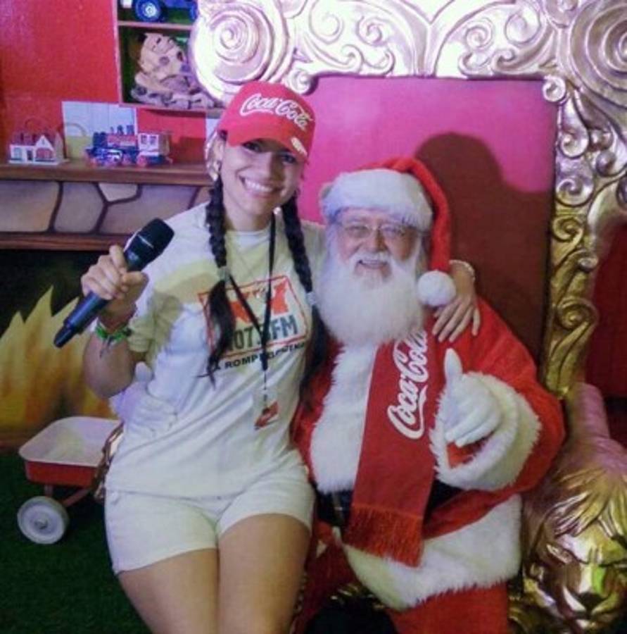 ¡UN ESPECTÁCULO! Así es Natalia Villars, la bomba sexy de la radio en Honduras