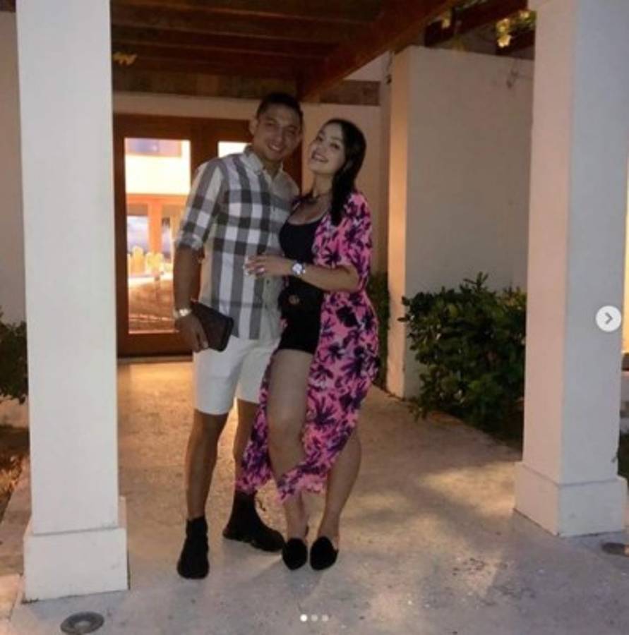 FOTOS: Las vacaciones de Emilio Izaguirre junto a su familia en Roatán