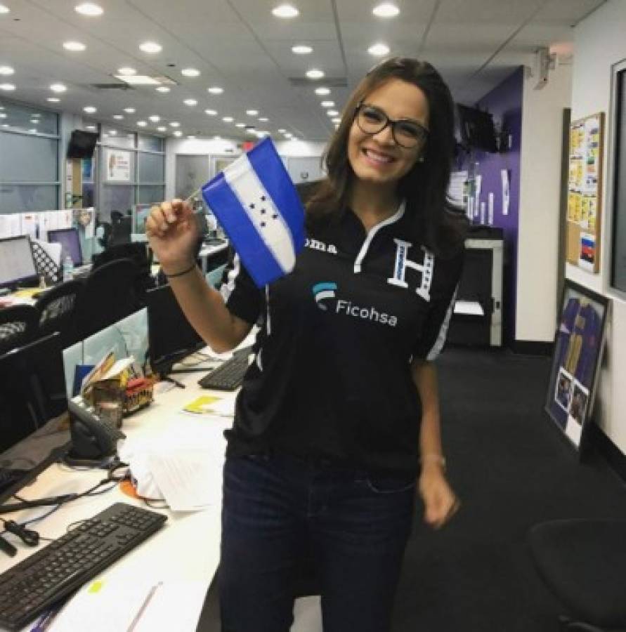 Las bellas chicas que siempre apoyan a la selección de Honduras