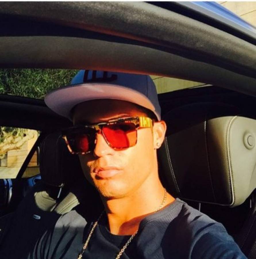 FOTOS: Así ha hecho Cristiano Ronaldo del Selfie una moda mundial