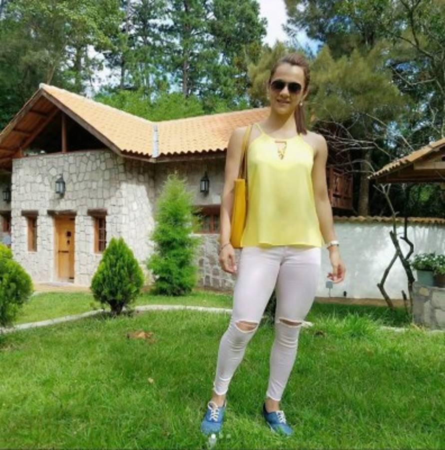 ¡El otro clásico centroamericano! Las bellas periodistas de Costa Rica y Honduras  