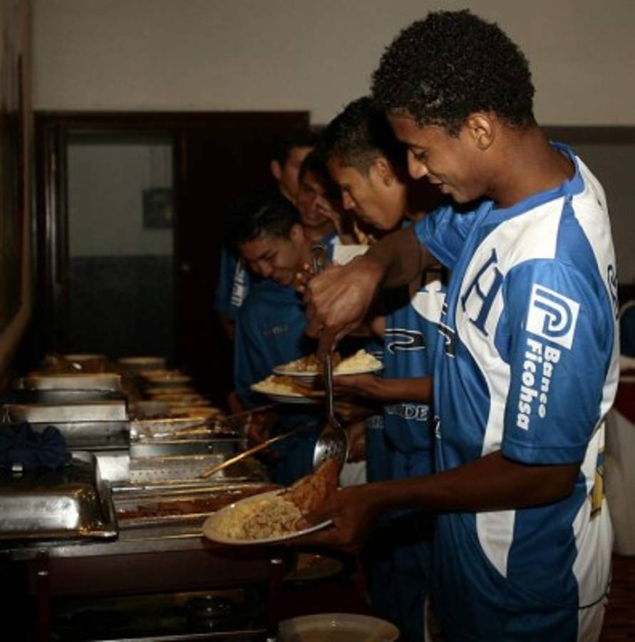 El álbum del 'Choco' Lozano: De tocar el tambo en barrio el Patrol al Tenerife