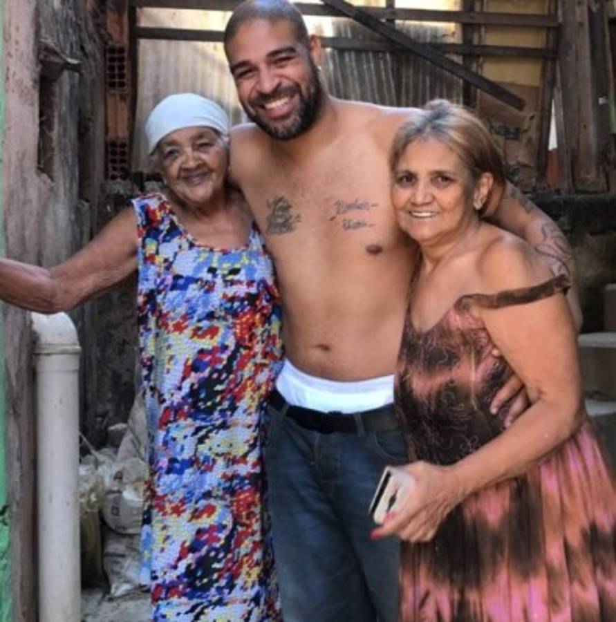 ¡Triste realidad! Así es la nueva vida de Adriano, la exestrella del fútbol brasileño