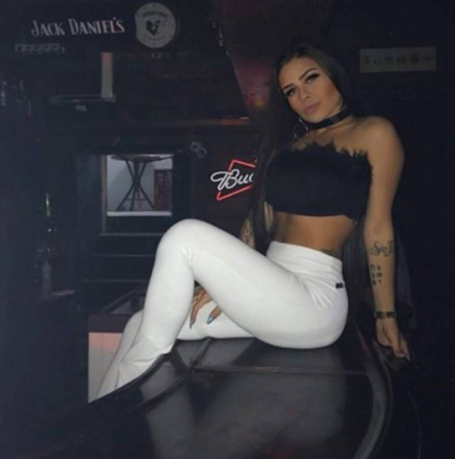 Hizo una propuesta de matrimonio inusual y la respuesta de su hermosa pareja sorprende