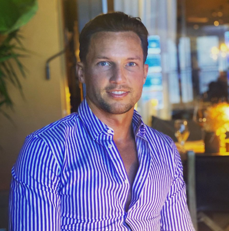 Ganó la Premier League, el Chelsea lo fichó por 40 millones y ahora es constructor de casas