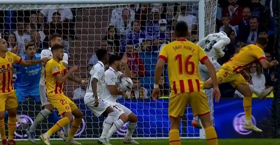 Ancelotti se enfada: la tajante reacción por el polémico penal que le pitaron al Real Madrid ante Girona