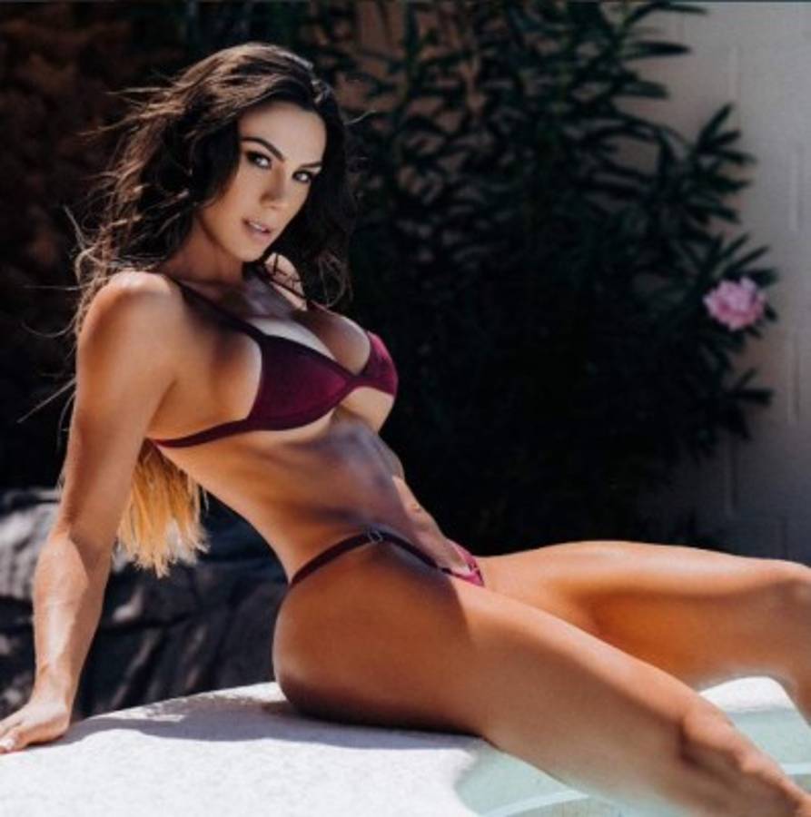 Ella es Carol Saraiva, la exuberante chica fitness que enloquece Brasil