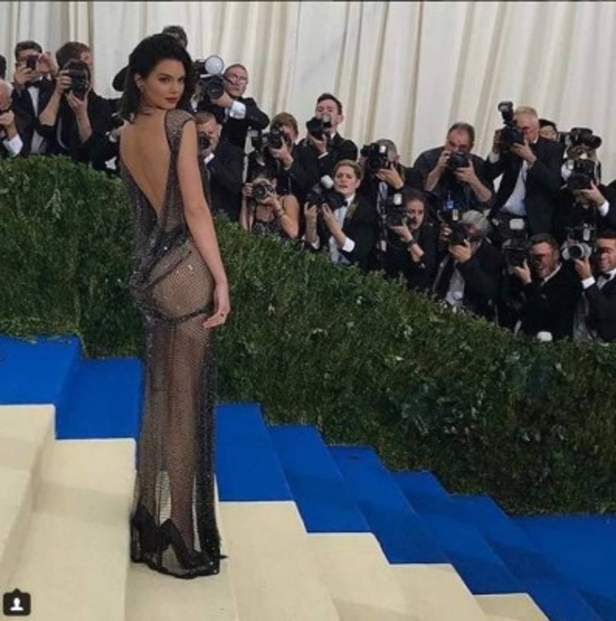 La infartante Kendall Jenner sale ahora con el nuevo 'LeBron James' de la NBA