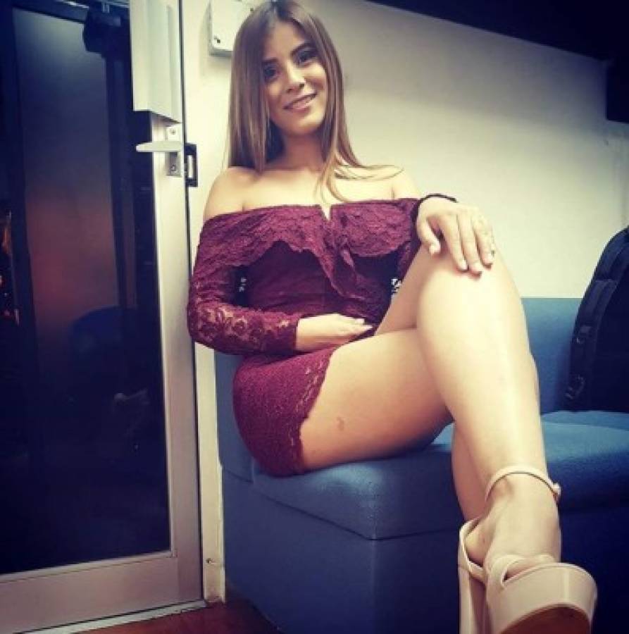 Las fotos más hot de la guapa modelo Gennys Alfaro recibiendo el verano