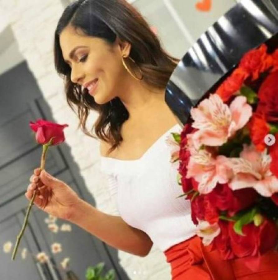 Entre muchas rosas: Así pasaron San Valentín las presentadoras hondureñas