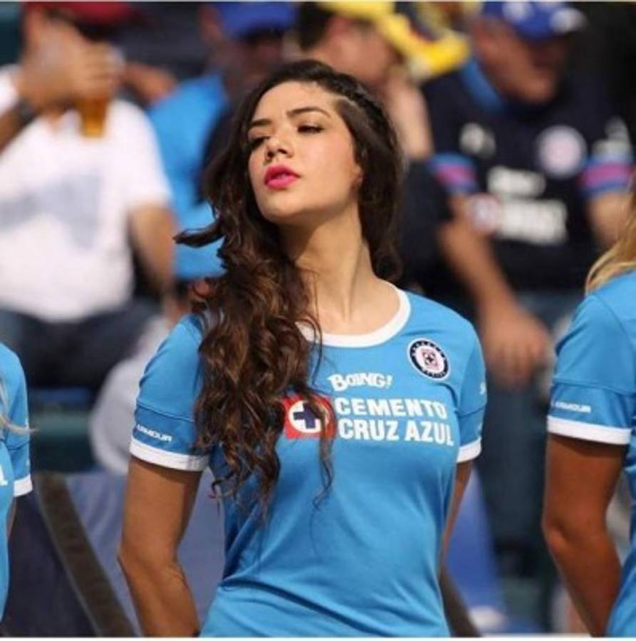 Michelle Pérez, la aficionada más sexy de Cruz Azul que sueña con el título