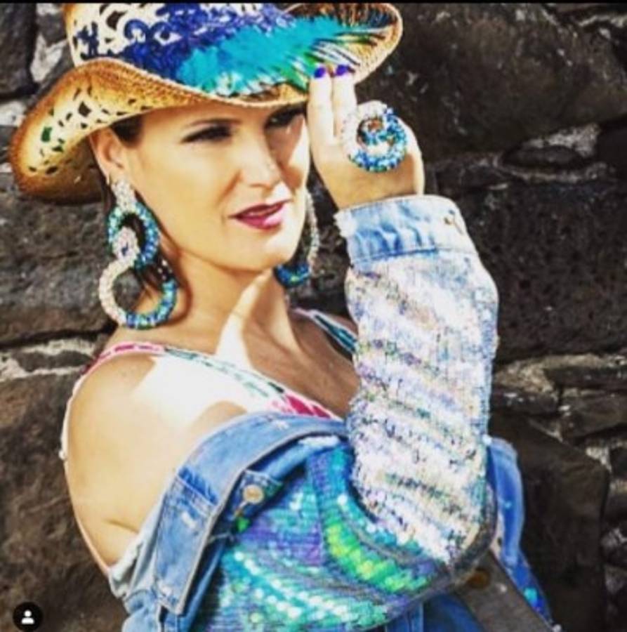 Así es Elma, la hermana de Cristiano Ronaldo que incendió las redes por un posteo contra Messi