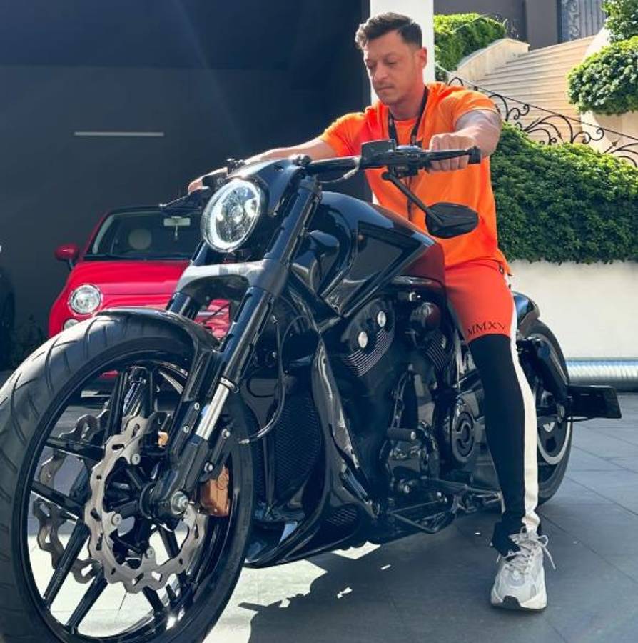 Mesut Ozil sigue sorprendiendo: brutal cambio físico y su nueva vida en Turquía alejado del fútbol