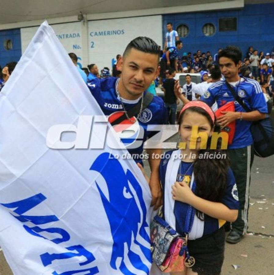 ¡IMPRESIONANTE! La afición de Motagua llena el Nacional en la final ante Platense