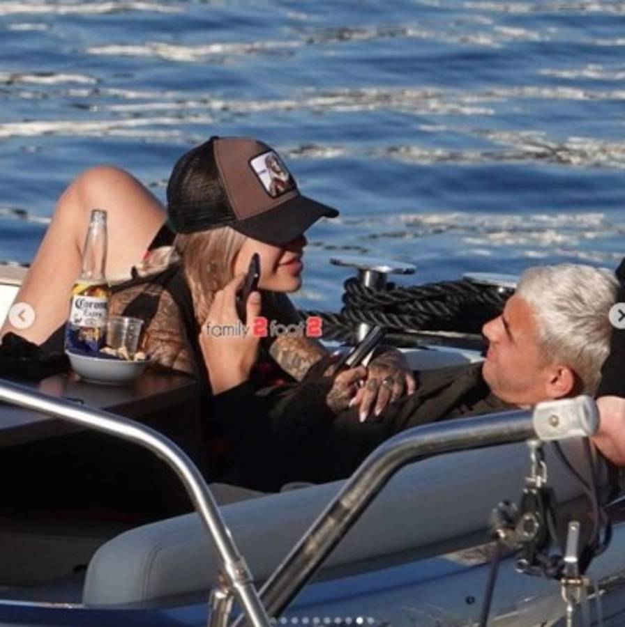 Theo Hernández, cazado en un barco con la espectacular musa de los tatuajes en Italia