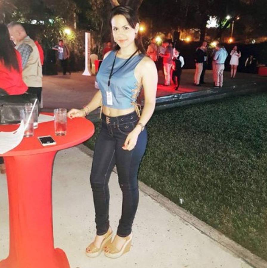 ¡UN ESPECTÁCULO! Así es Natalia Villars, la bomba sexy de la radio en Honduras