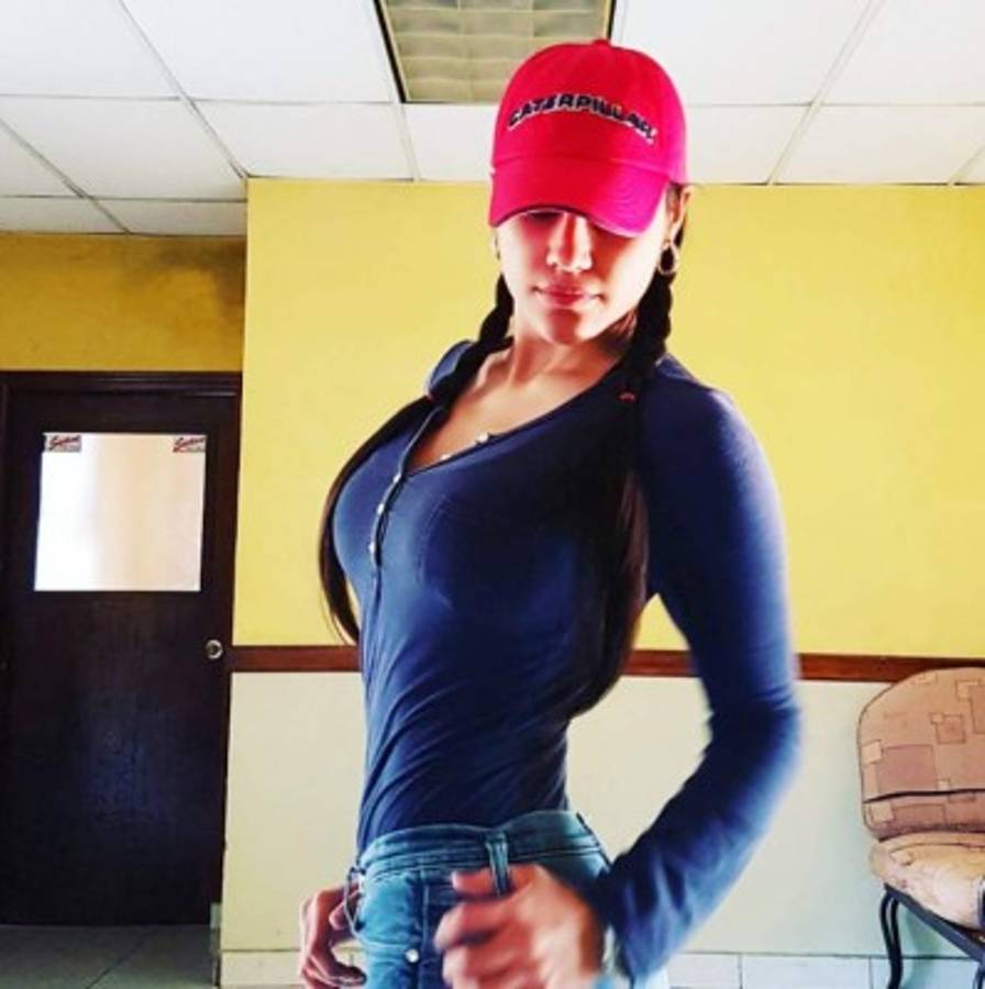 ¡UN ESPECTÁCULO! Así es Natalia Villars, la bomba sexy de la radio en Honduras