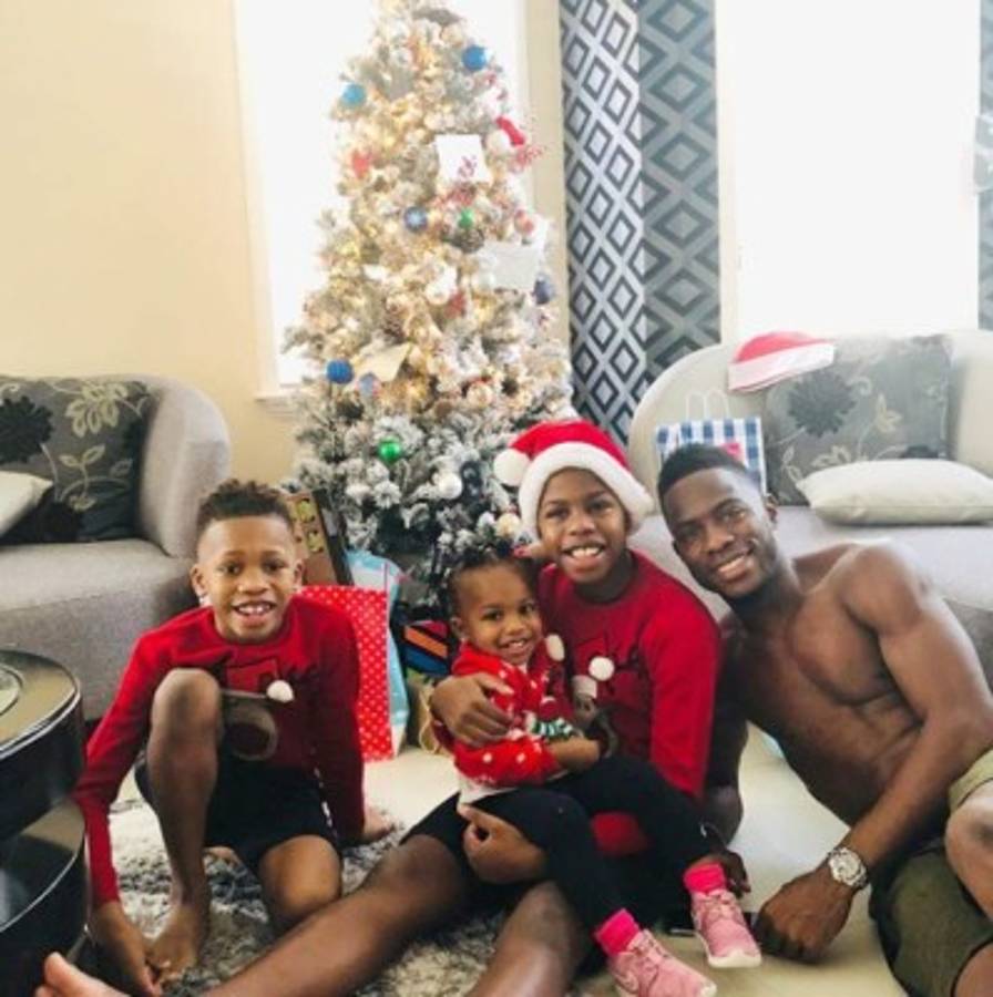 Futbolistas hondureños y sus 'tiernas' imágenes en su faceta de padres