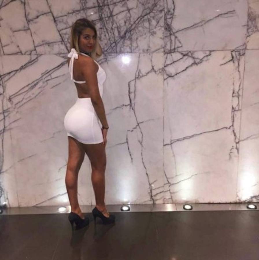 ¡Escándalo! El mexicano Marco Fabián aparece semidesnudo con una aficionada argentina