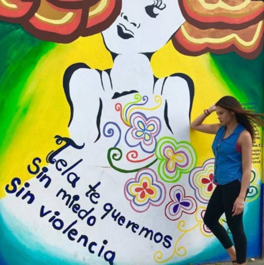 ¡Qué calor! Así fueron las vacaciones de verano de Sirey Morán, la sexy seguidora de Real España