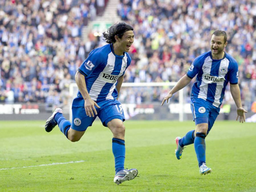 Roger Espinoza se estrena con golazo en la Premier