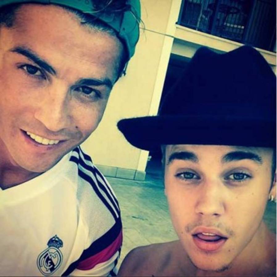 FOTOS: Así ha hecho Cristiano Ronaldo del Selfie una moda mundial